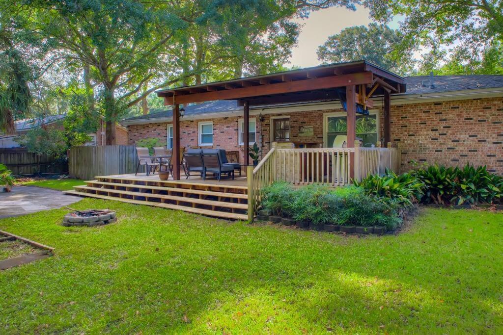 Charming Home Near Folly & Downtown Charleston Exterior photo